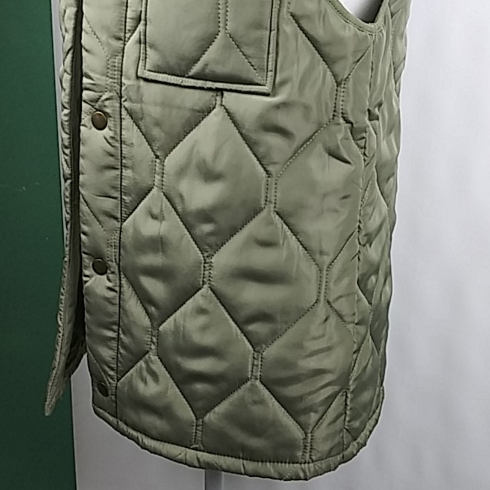 Boys Art Class Vest. - Picture 4 of 15